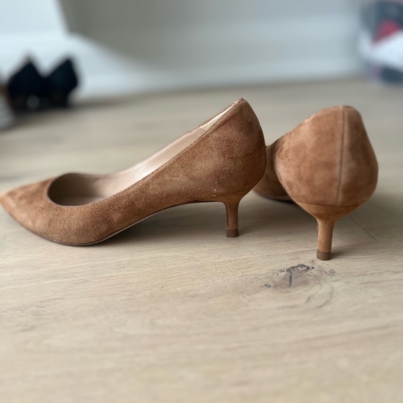 Kitten heal tan suede shoes LKBennett - Picture 3 of 4